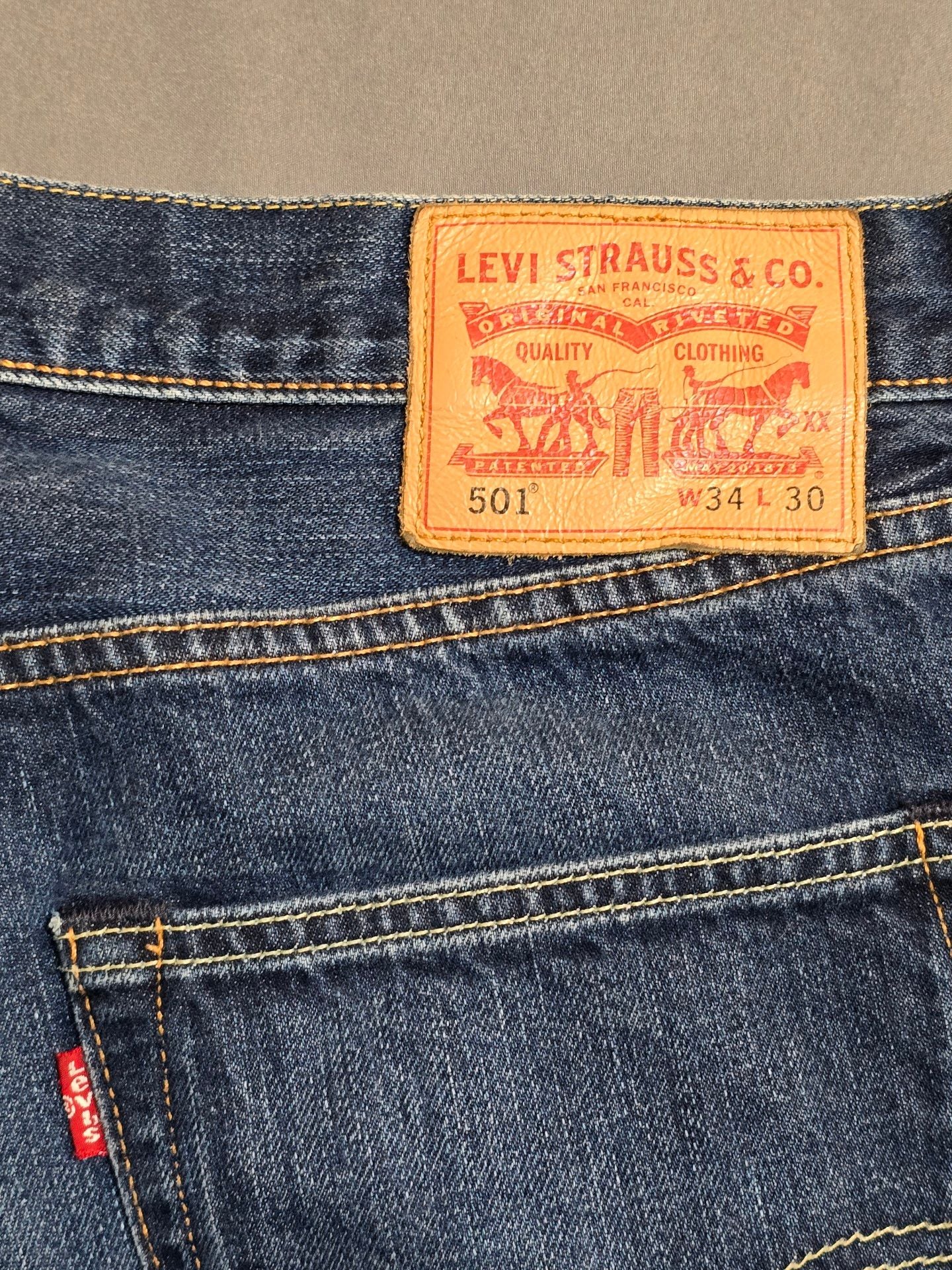Levi's 501 Original Fit Jeans 34x30 Blue Denim Button Fly 4
