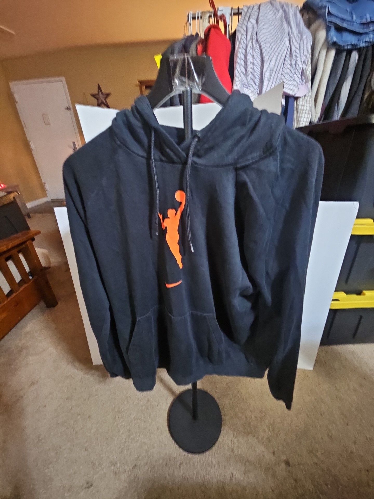 Nike Basketball Graphic Hoodie Size L Black Orange women 2