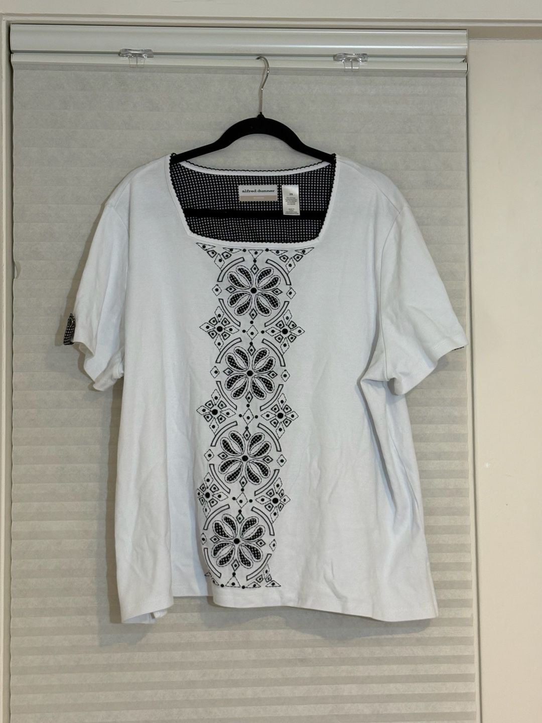 Alfred Dunner Embroidered Top Size 2X White Black 2