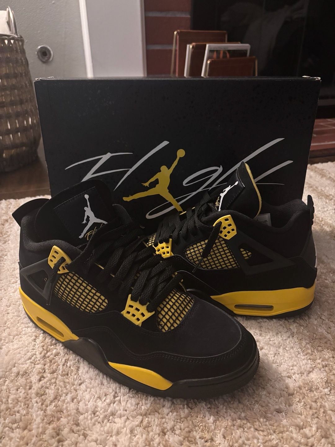 Nike Air Jordan 4 Retro Size 9.5 Tour Yellow Thunder 2