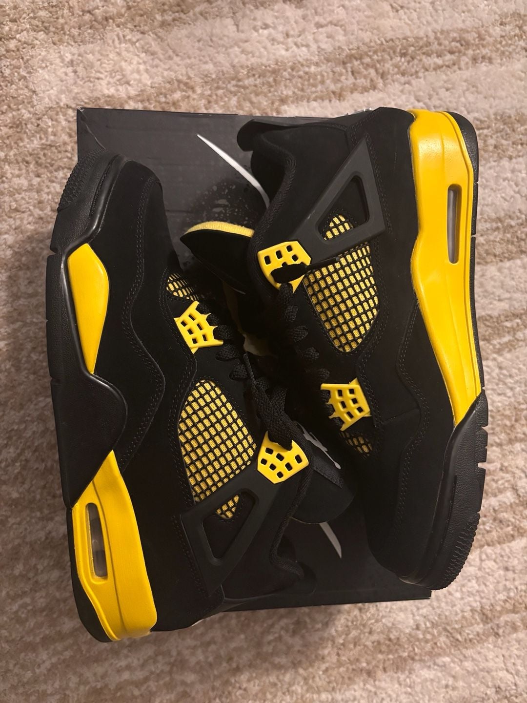 Nike Air Jordan 4 Retro Size 9.5 Tour Yellow Thunder 3