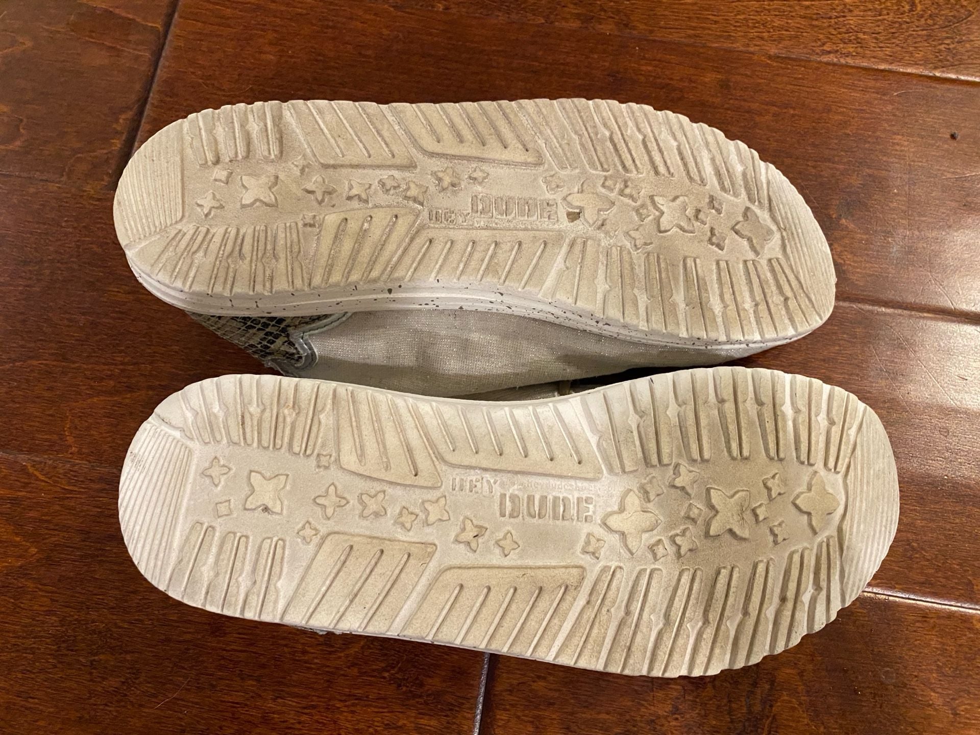 Hey Dude Wendy Star Snake Shoes Size 11 Beige Slip On 7