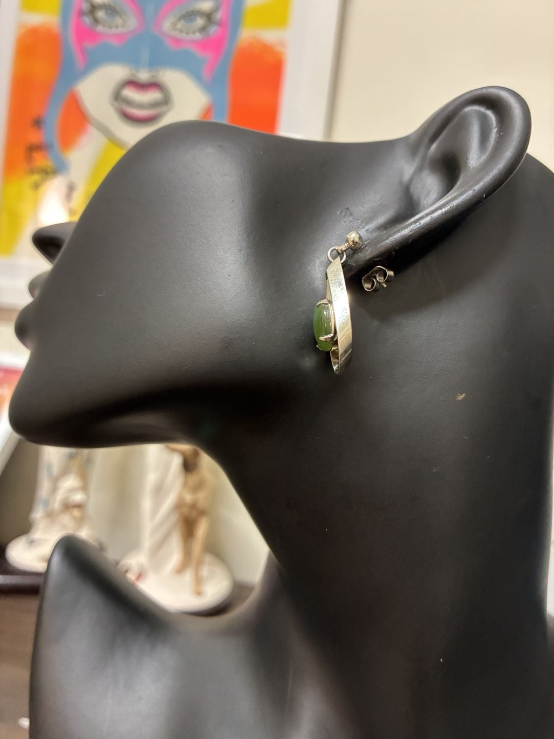 Vintage 1970s Modernist Silver Tone Green Jade Cabochon Drop Earrings 3