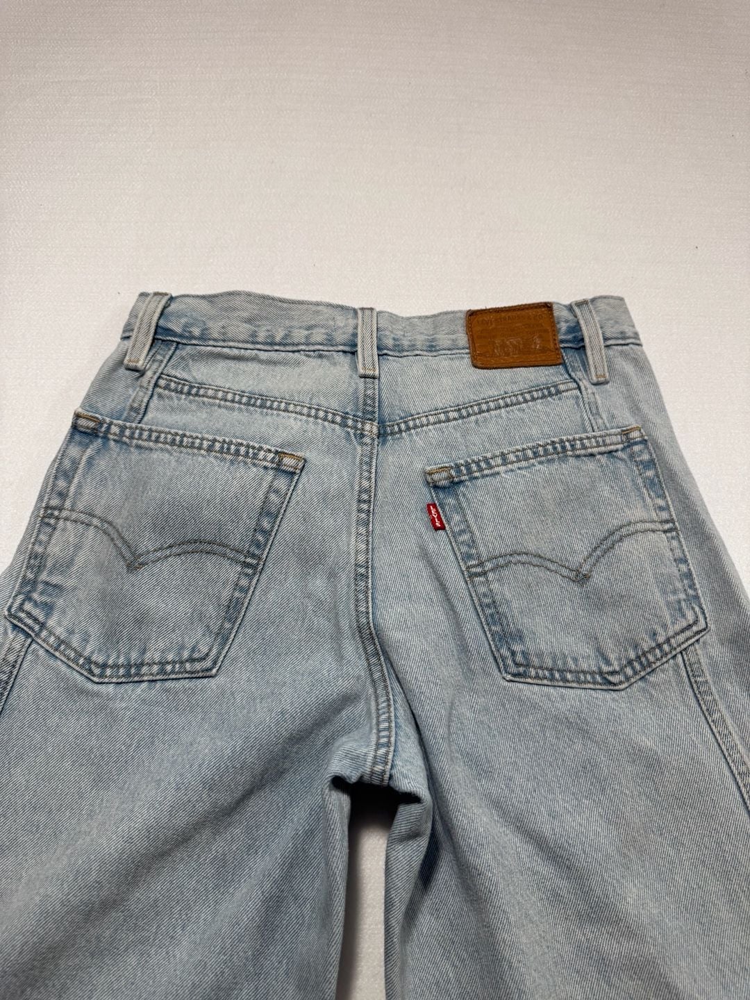 Levi’s Ribcage Wide Leg Jeans Women’s Size 25 Light Wash Blue Denim 11
