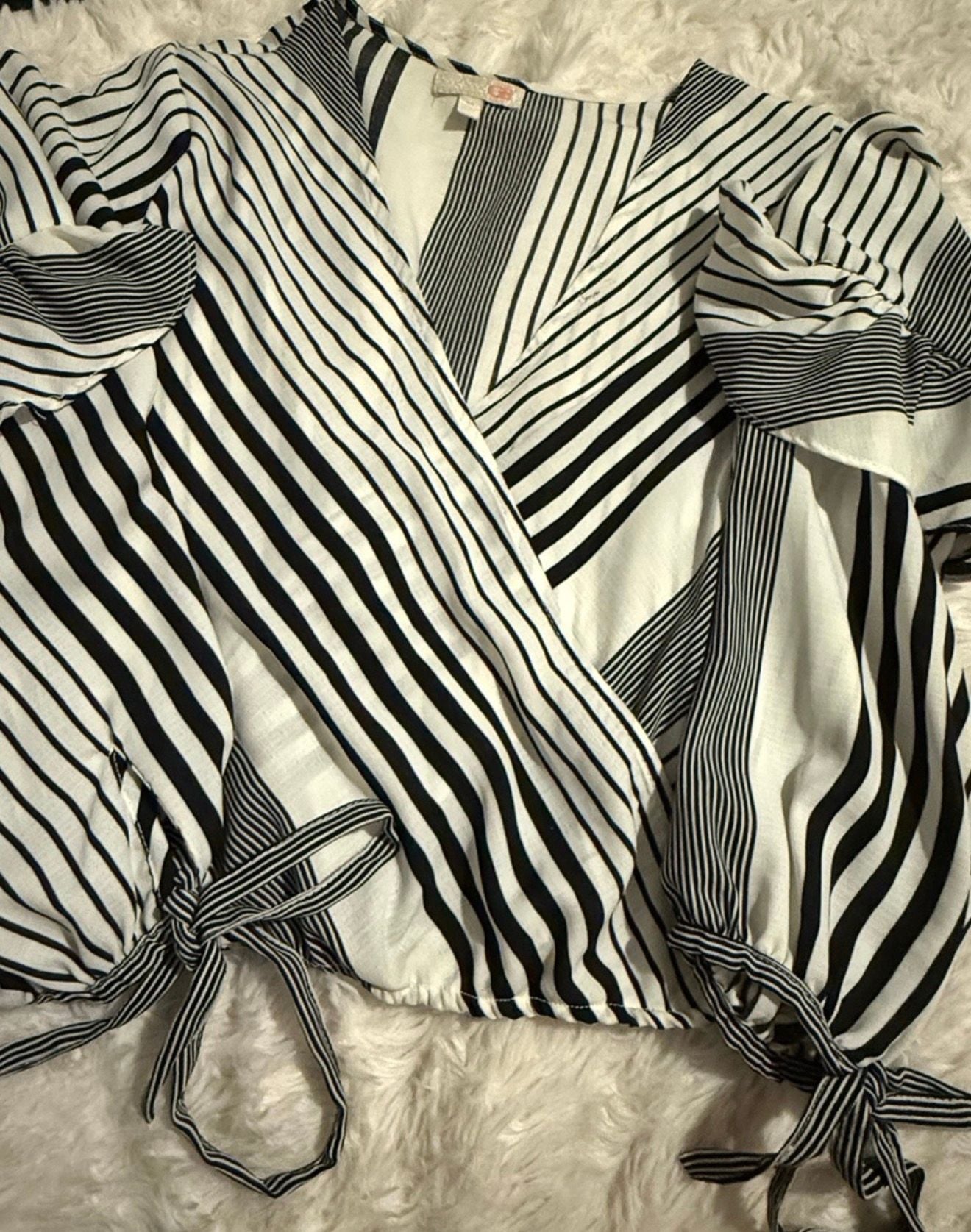 Gianni Bini striped blouse long sleeve with bow detail sz M 2