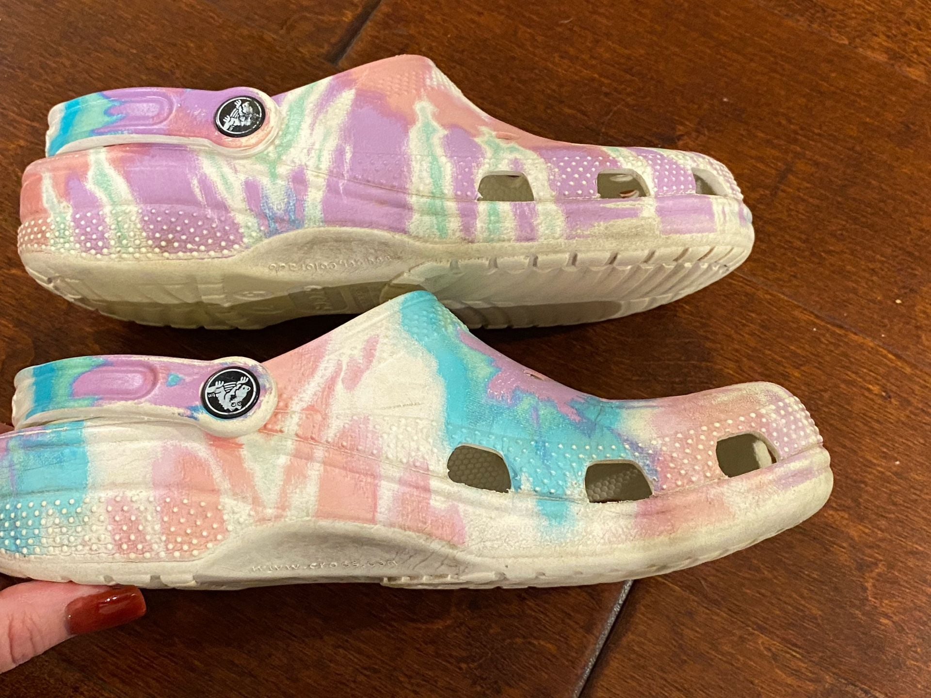 Crocs Classic Tie Dye Graphic Clogs Size W7/M5 Multi Pastel 5