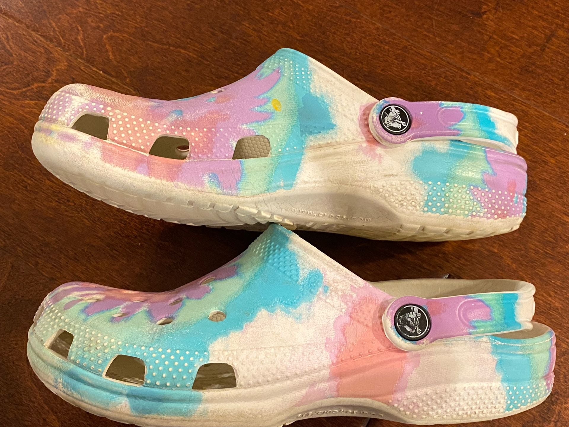 Crocs Classic Tie Dye Graphic Clogs Size W7/M5 Multi Pastel 6