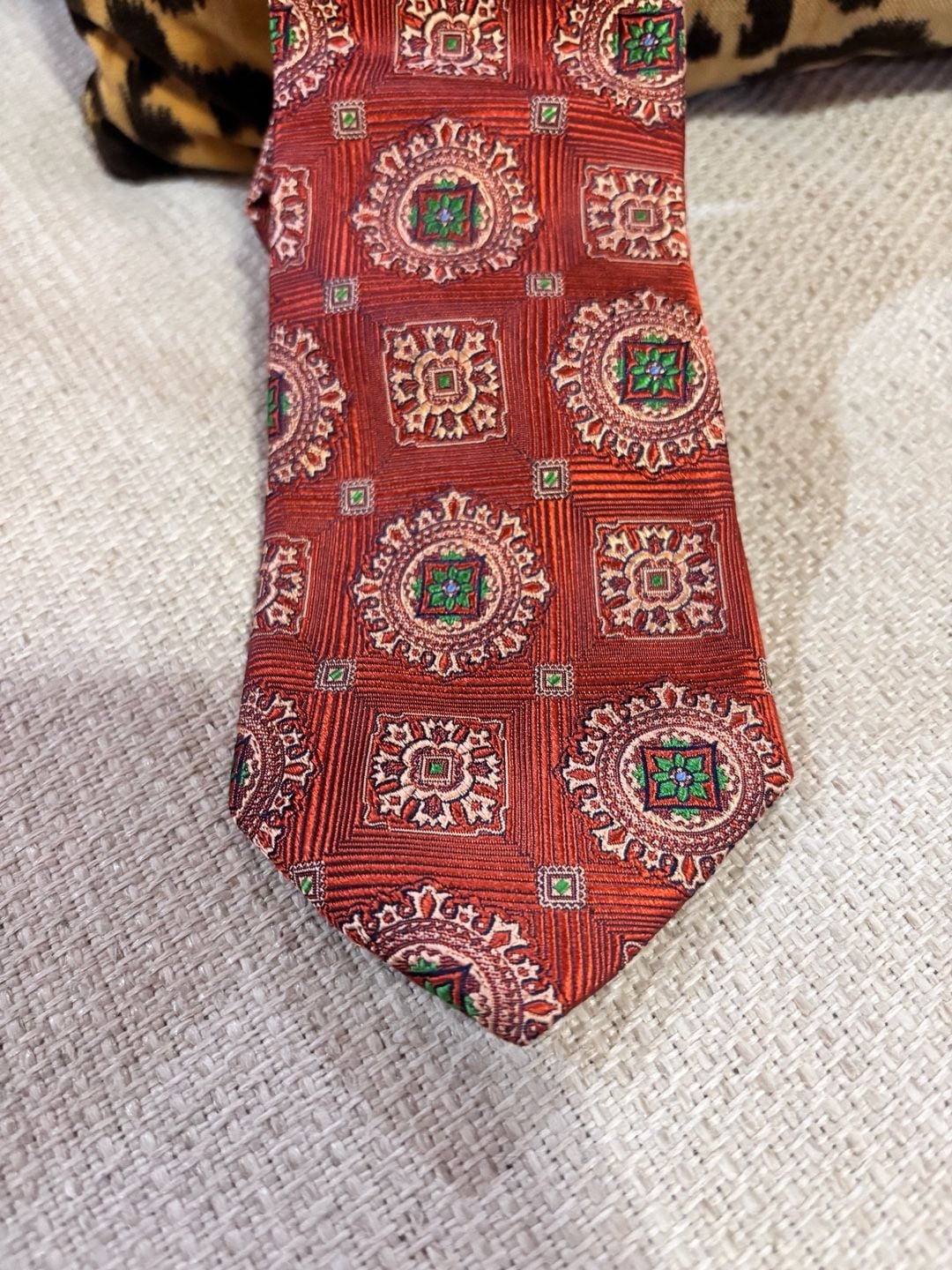Jos. A. Bank Reserve Collection Silk Tie Red Medallion 3