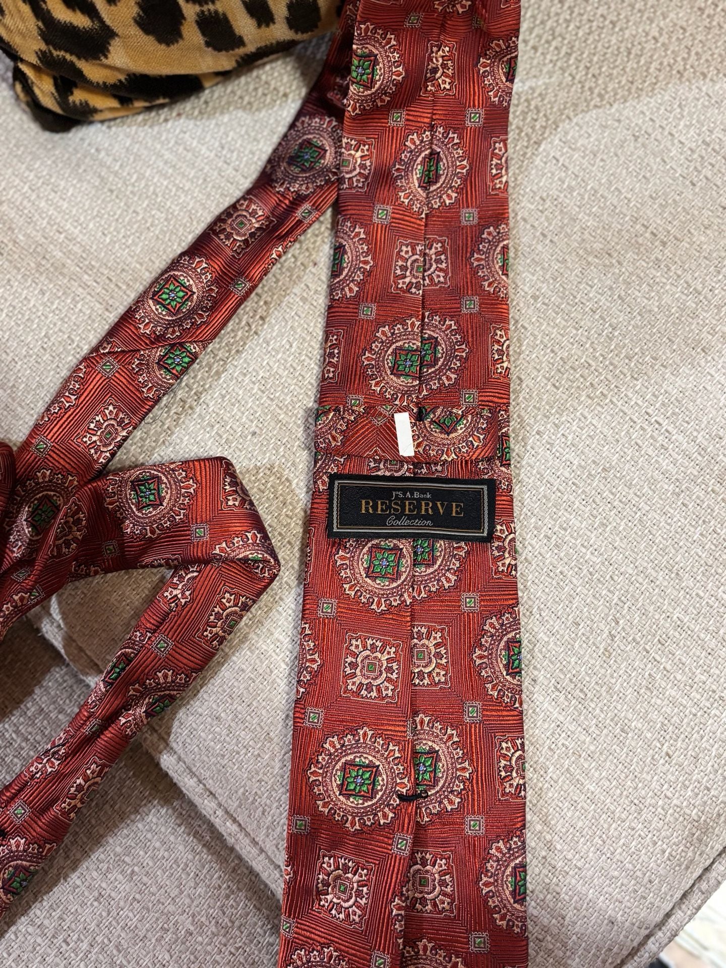 Jos. A. Bank Reserve Collection Silk Tie Red Medallion 4