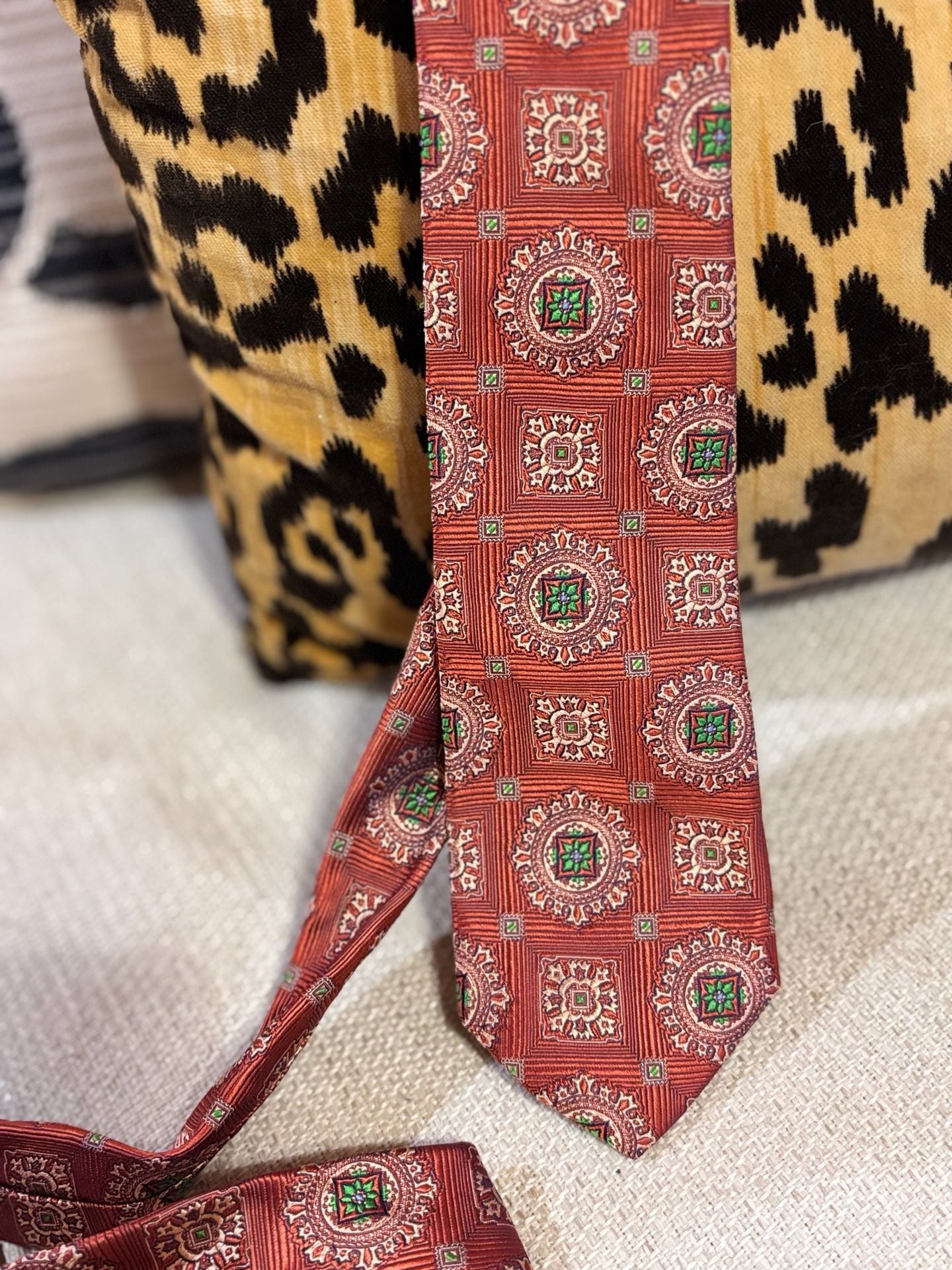 Jos. A. Bank Reserve Collection Silk Tie Red Medallion 6