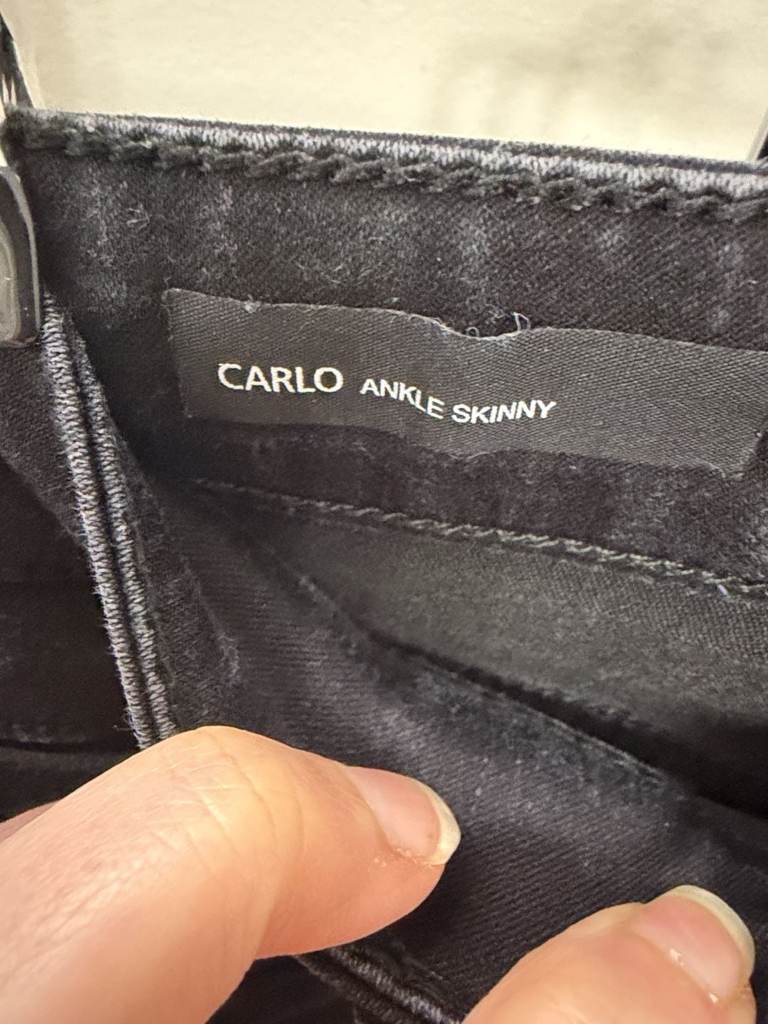 Kut From The Kloth Carlo Ankle Skinny Jeans Size 2 Black Destructured Hem
3