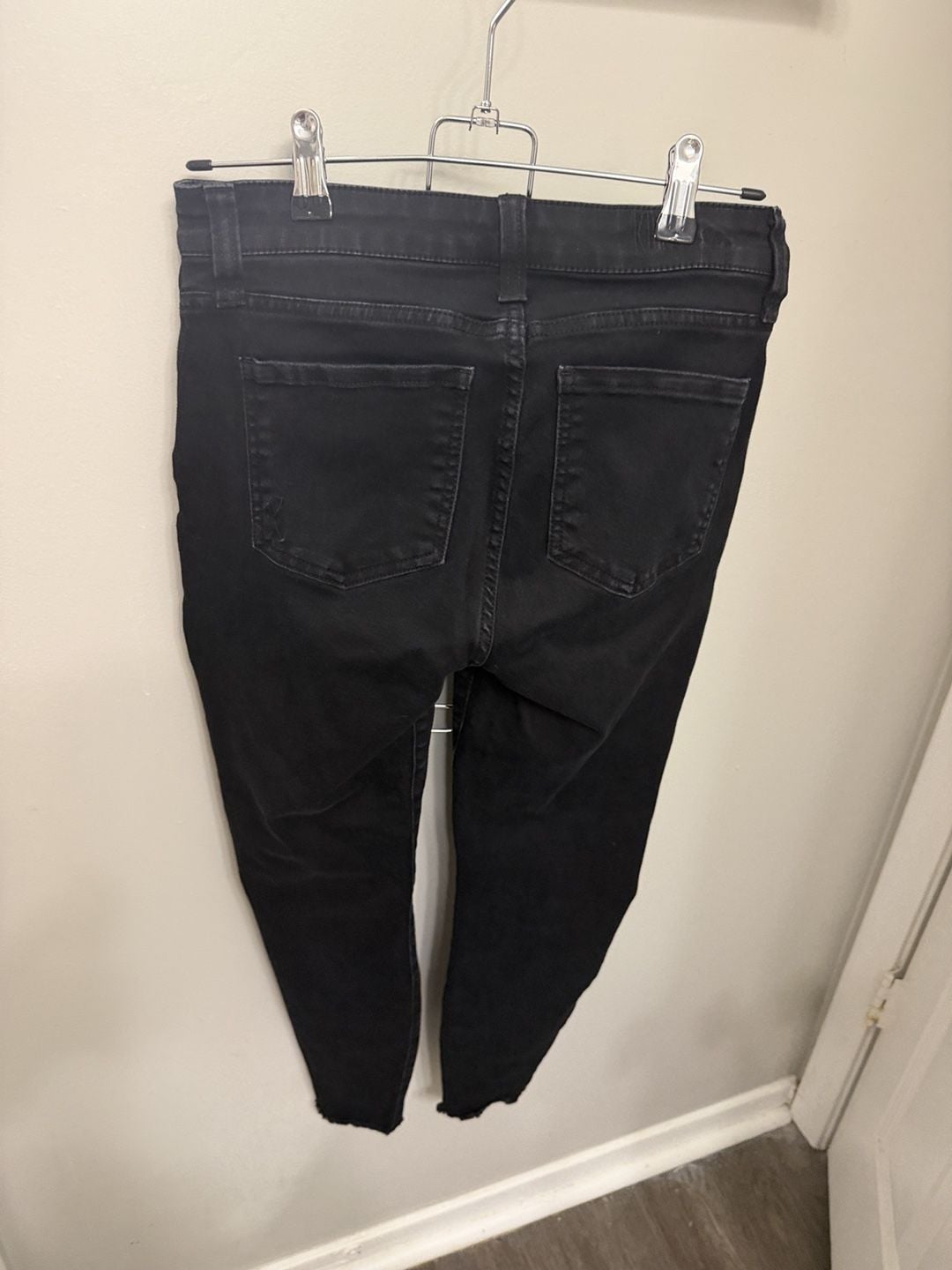 Kut From The Kloth Carlo Ankle Skinny Jeans Size 2 Black Destructured Hem
6