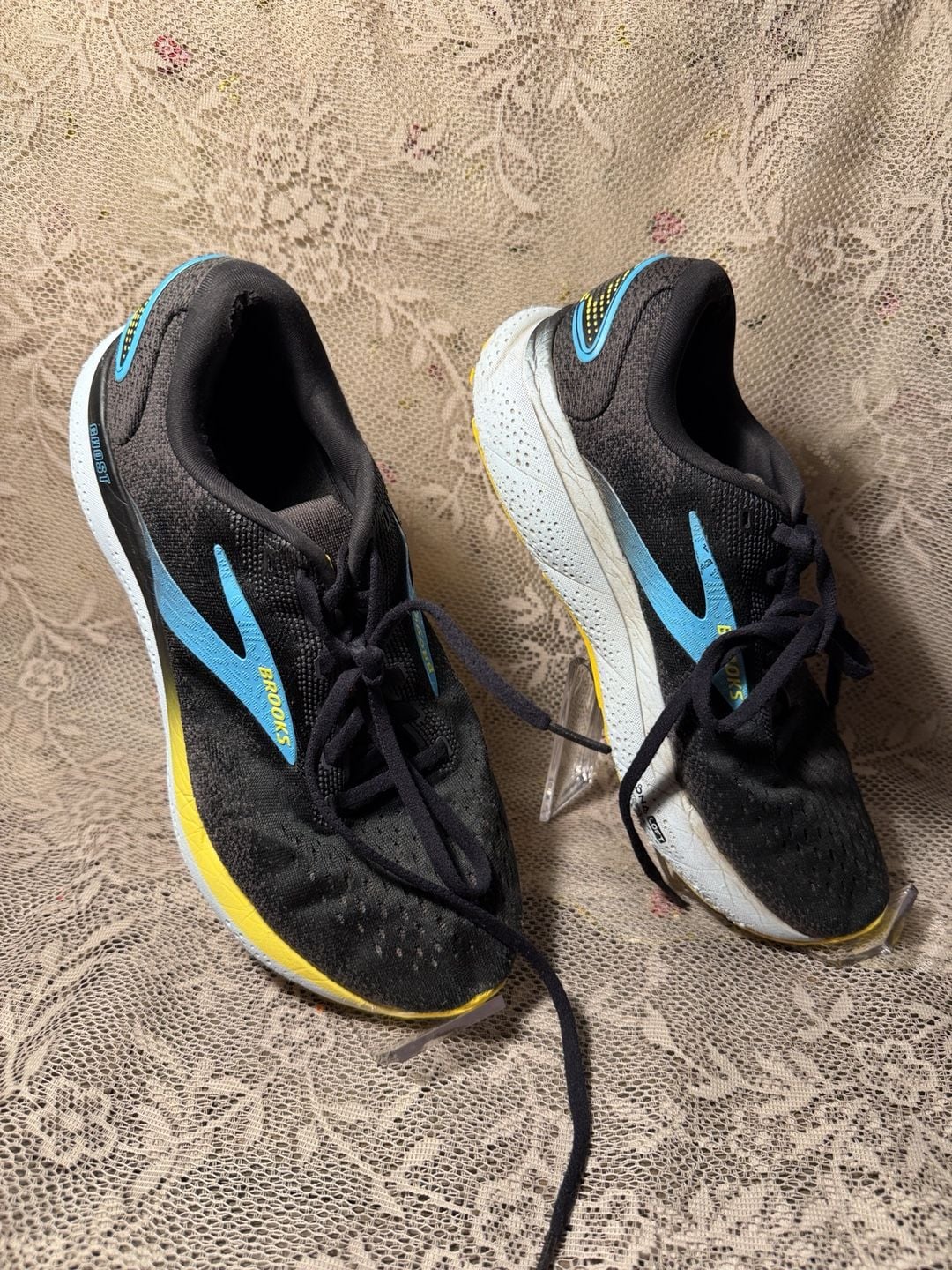 LUS 26 Brooks Ghost 15 Running Shoes Size 8 Black Blue Yellow 2