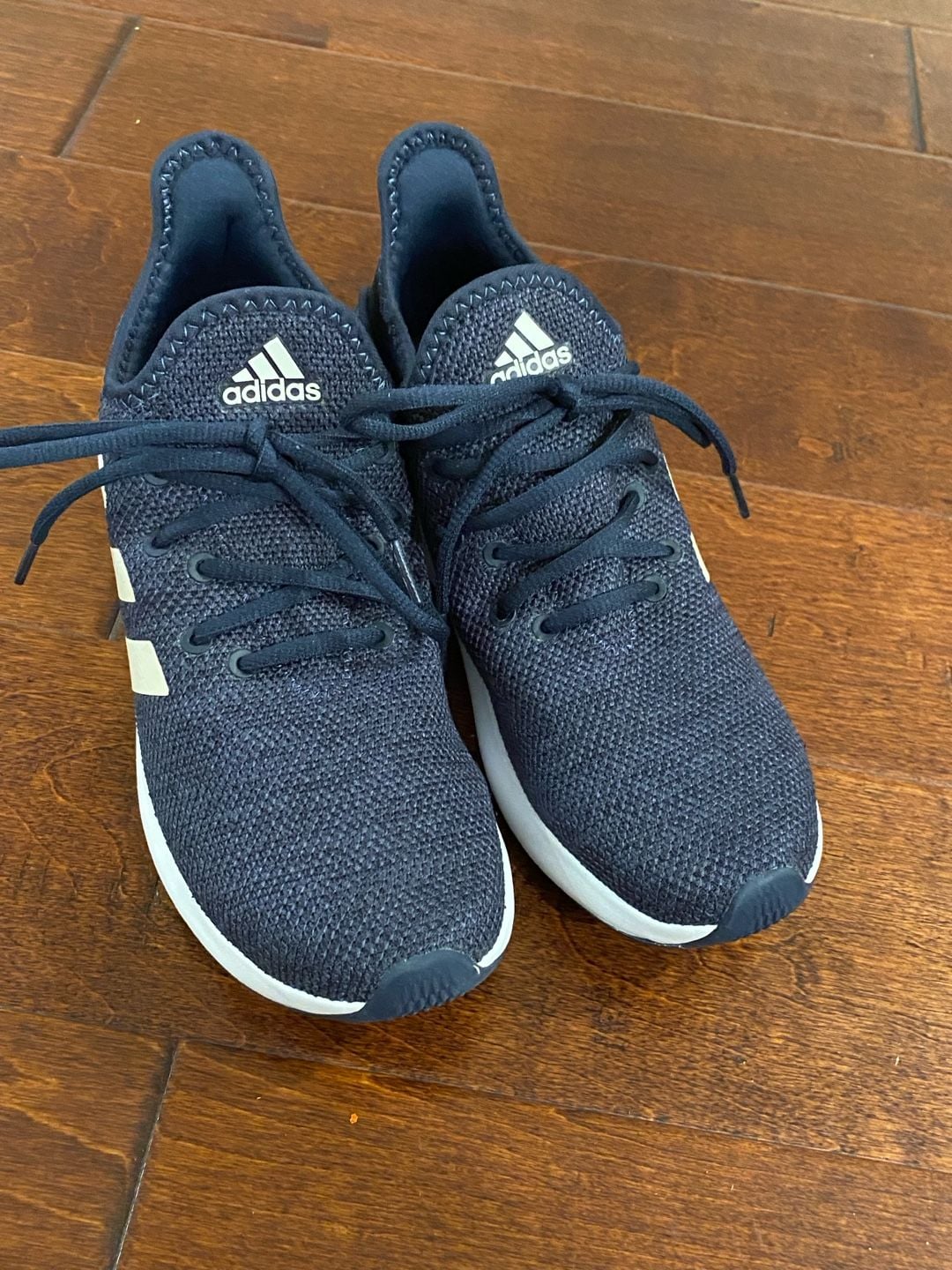 Women’s Adidas Cloudfoam Sneakers Size 8.5 2