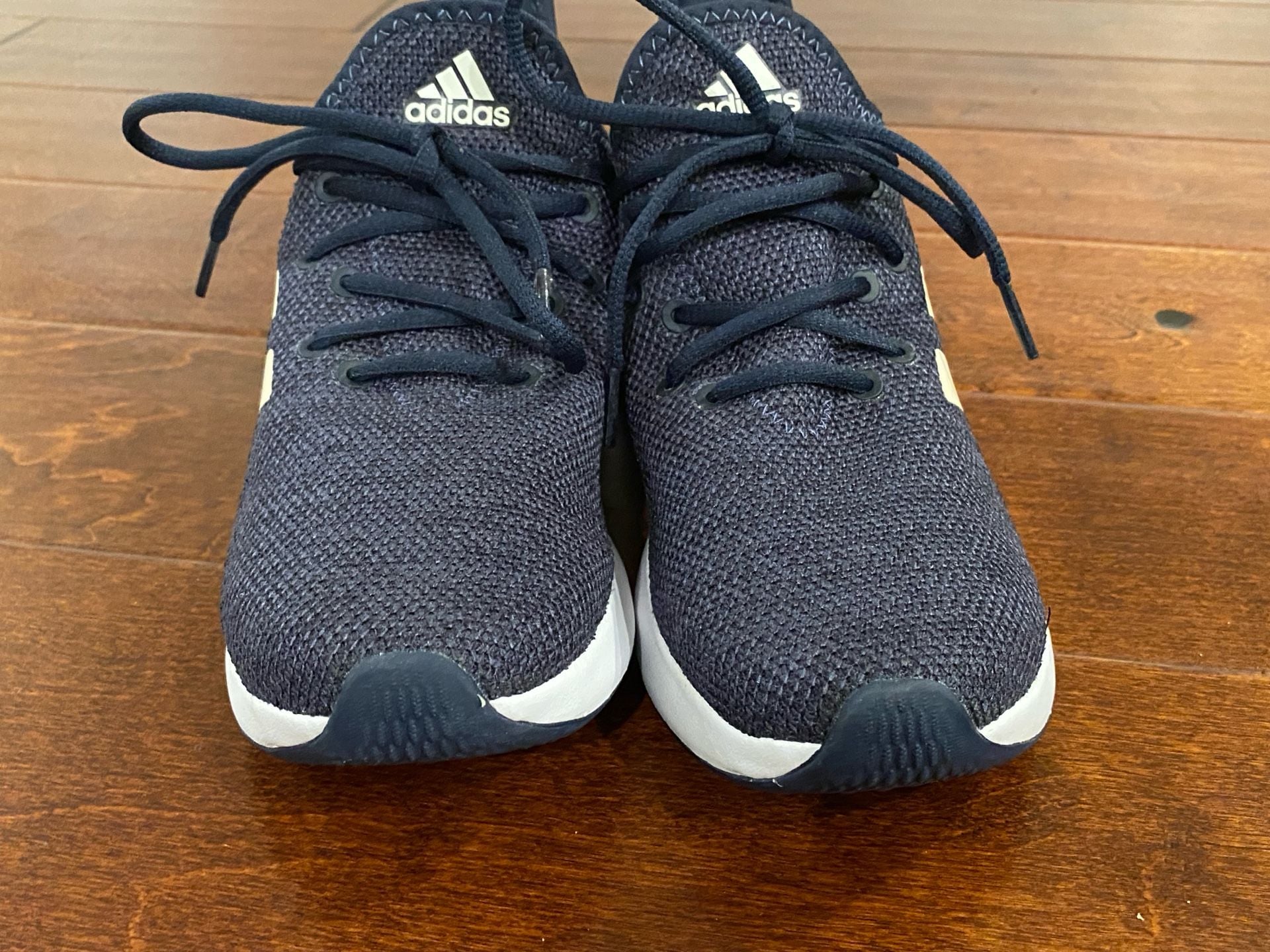 Women’s Adidas Cloudfoam Sneakers Size 8.5 5
