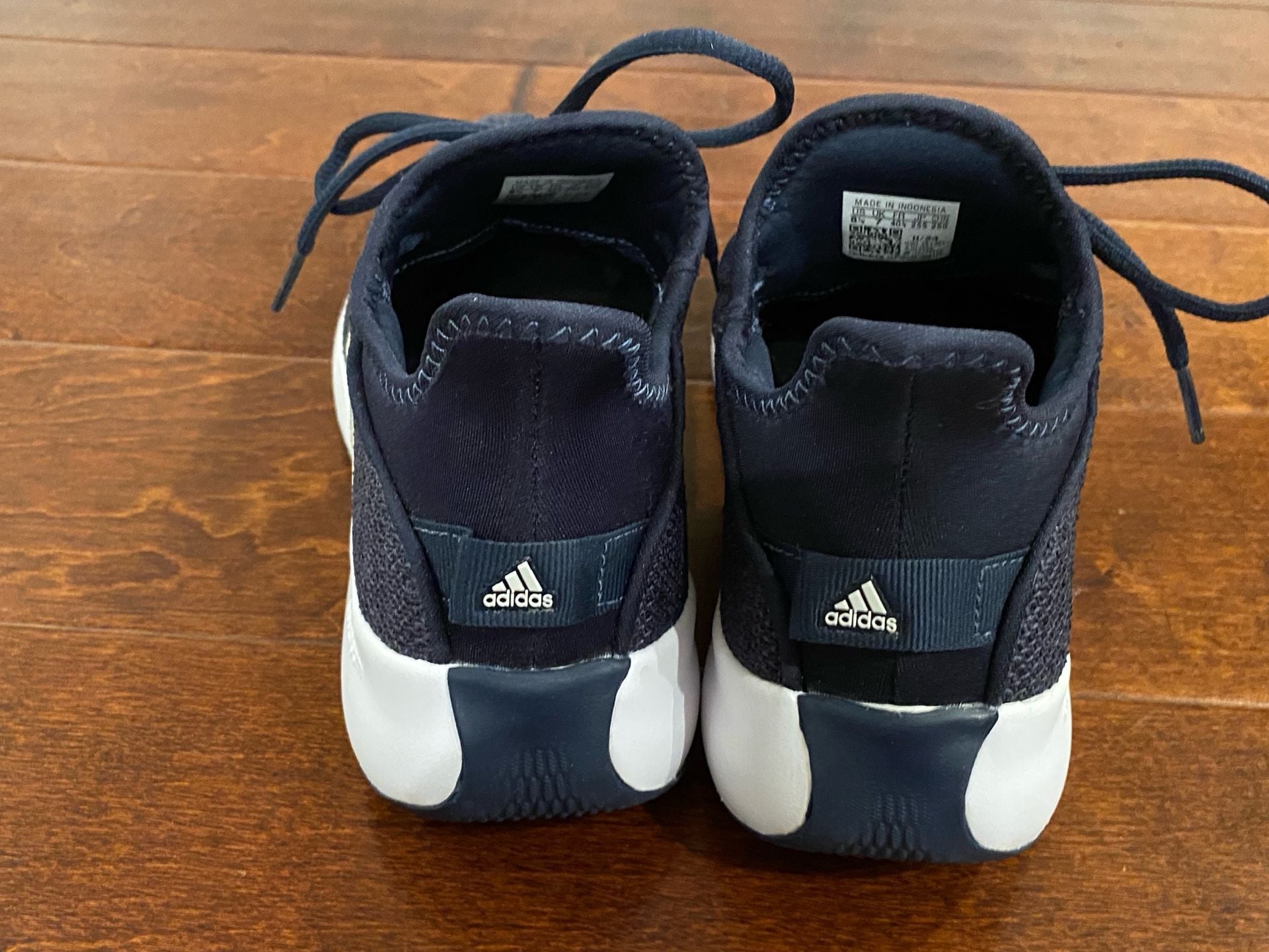 Women’s Adidas Cloudfoam Sneakers Size 8.5 8