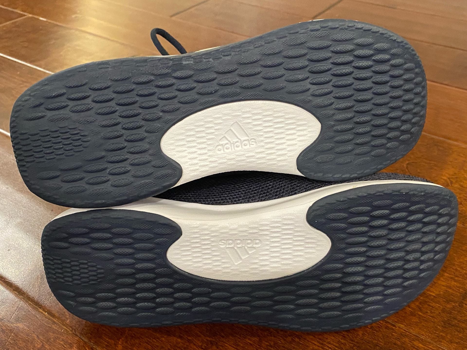 Women’s Adidas Cloudfoam Sneakers Size 8.5 9