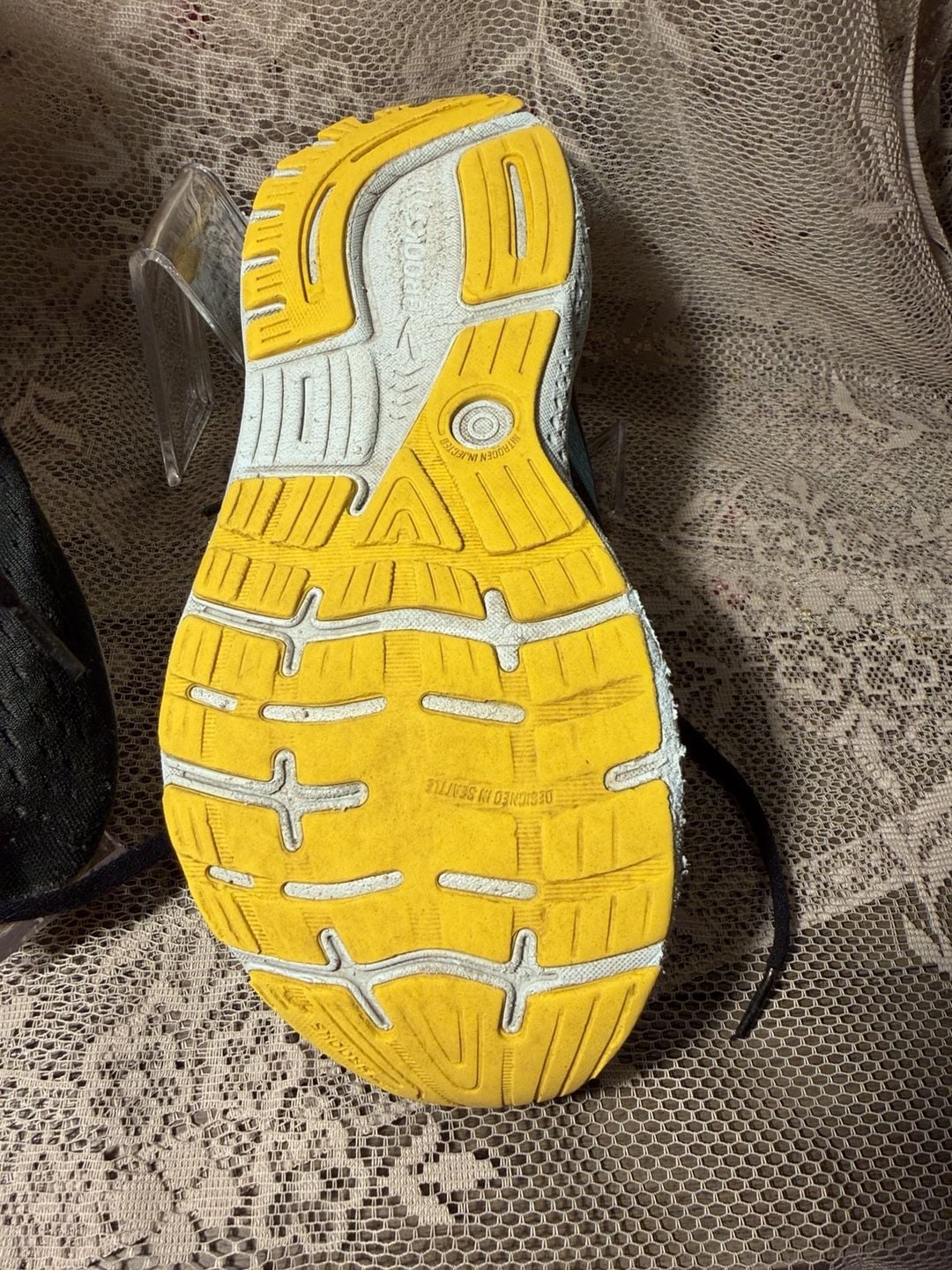 LUS 26 Brooks Ghost 15 Running Shoes Size 8 Black Blue Yellow 5