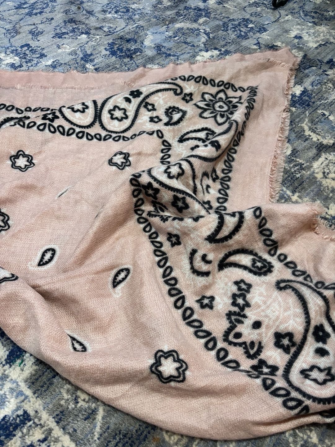 Steve Madden Pink Black Paisley bandanna Print Fringe Scarf 1