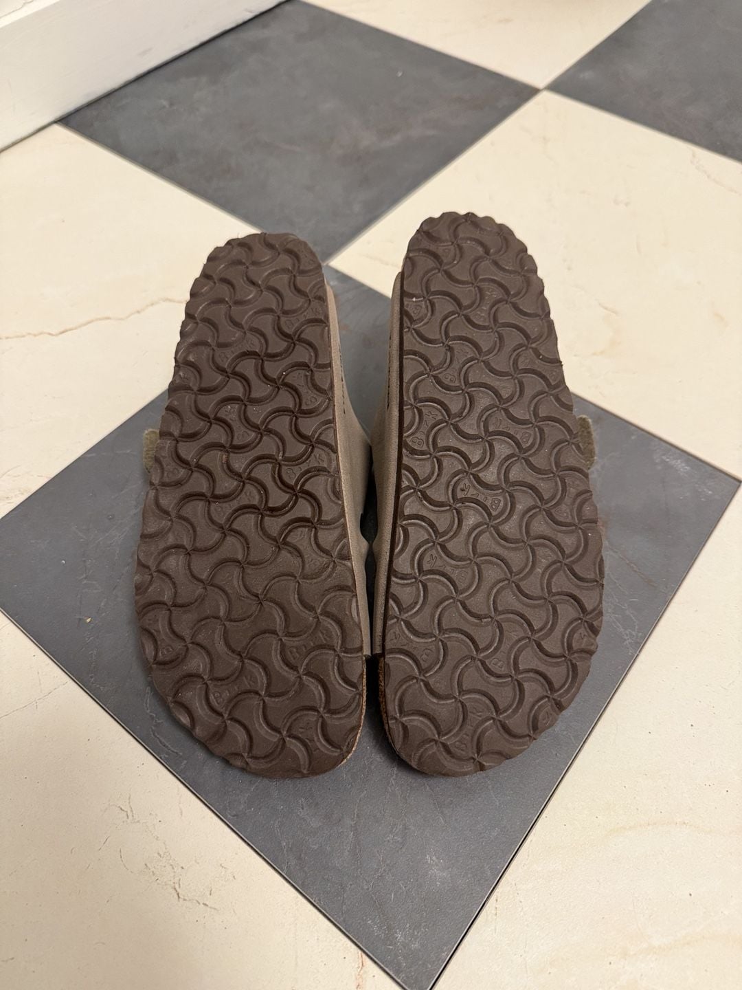 Birkenstock Arizona Sandals Size 39 Taupe Regular Footbed 7