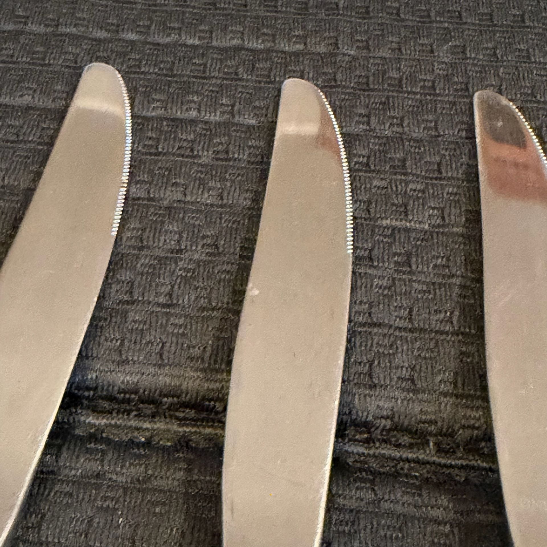 Vintage Oneida Michelangelo Dinner Knife Set of 4 8