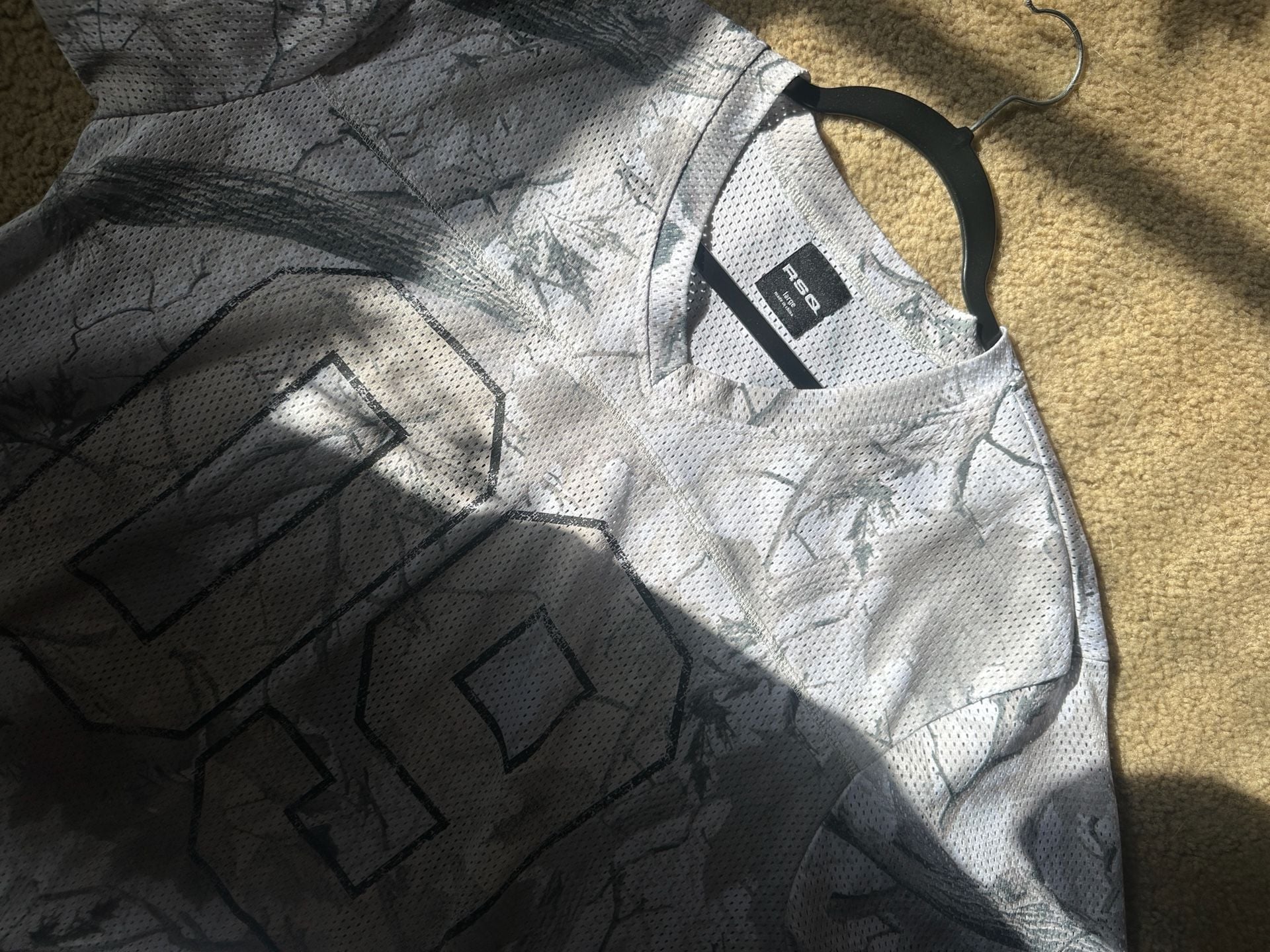 RSQ Camo Mesh Football Jersey Size Large White Gray V-Neck 99 3