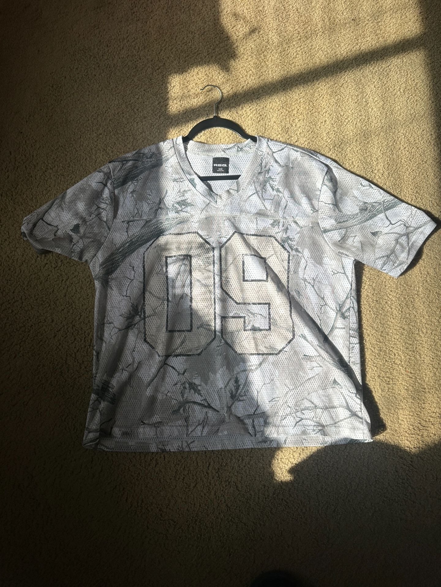 RSQ Camo Mesh Football Jersey Size Large White Gray V-Neck 99 2
