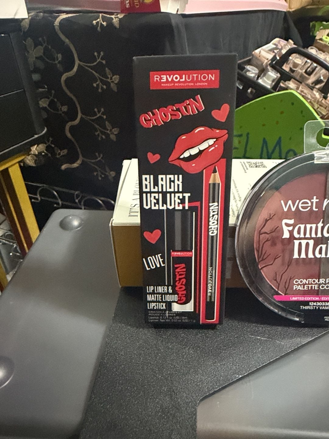 Makeup Revolution Ghostin Black Velvet Lip Liner & Matte Liquid Lipstick 3