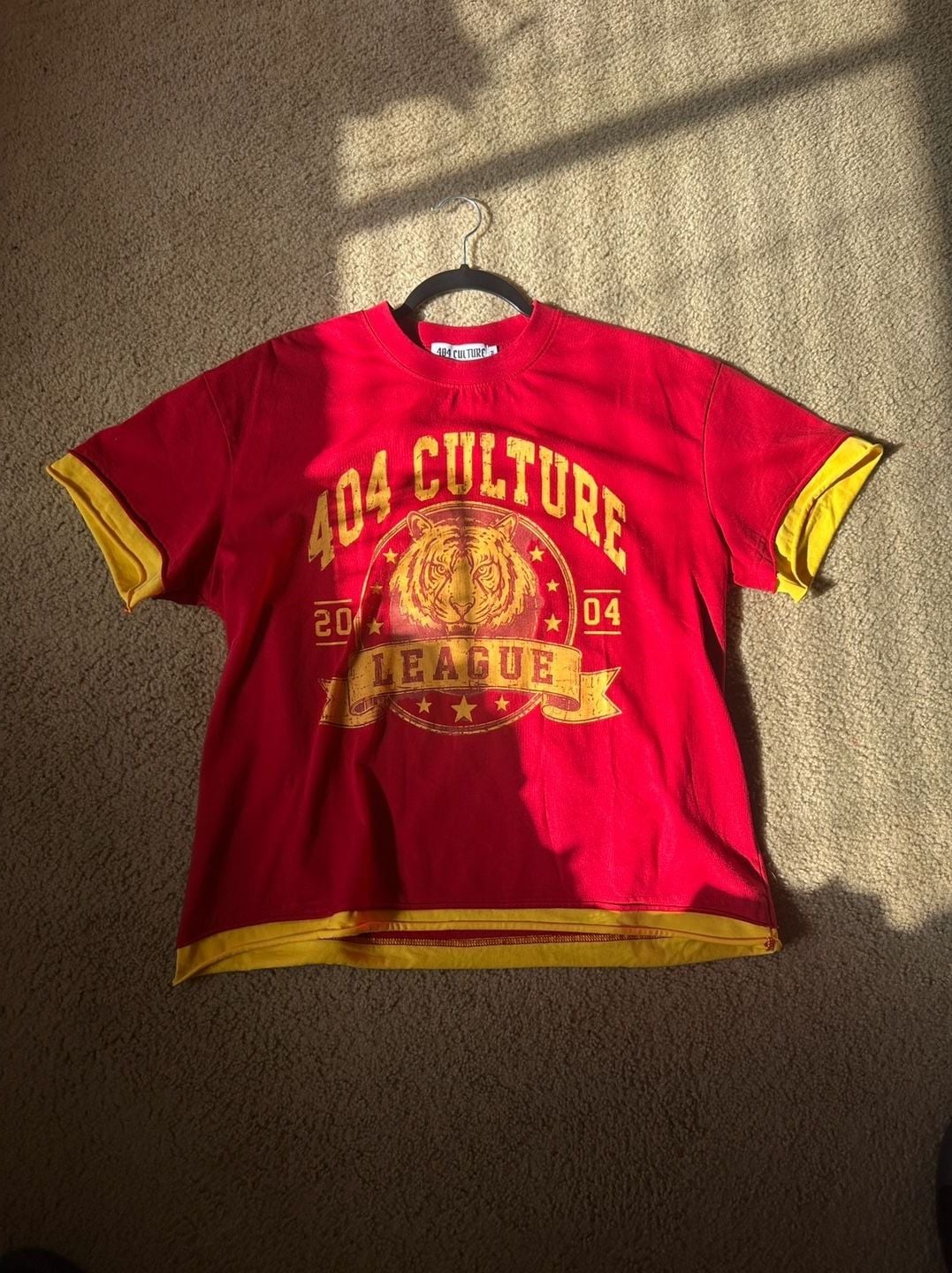 Instagram brand 404 Culture Tiger League Graphic Ringer Tee Size M Red Yellow 2