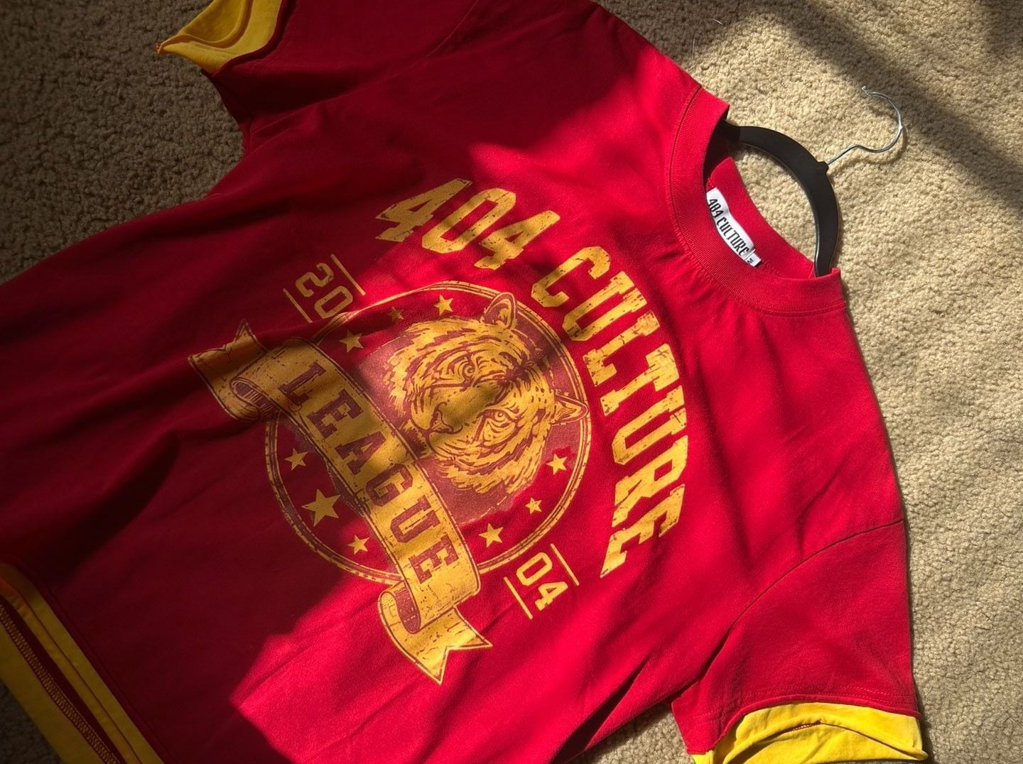 Instagram brand 404 Culture Tiger League Graphic Ringer Tee Size M Red Yellow 3