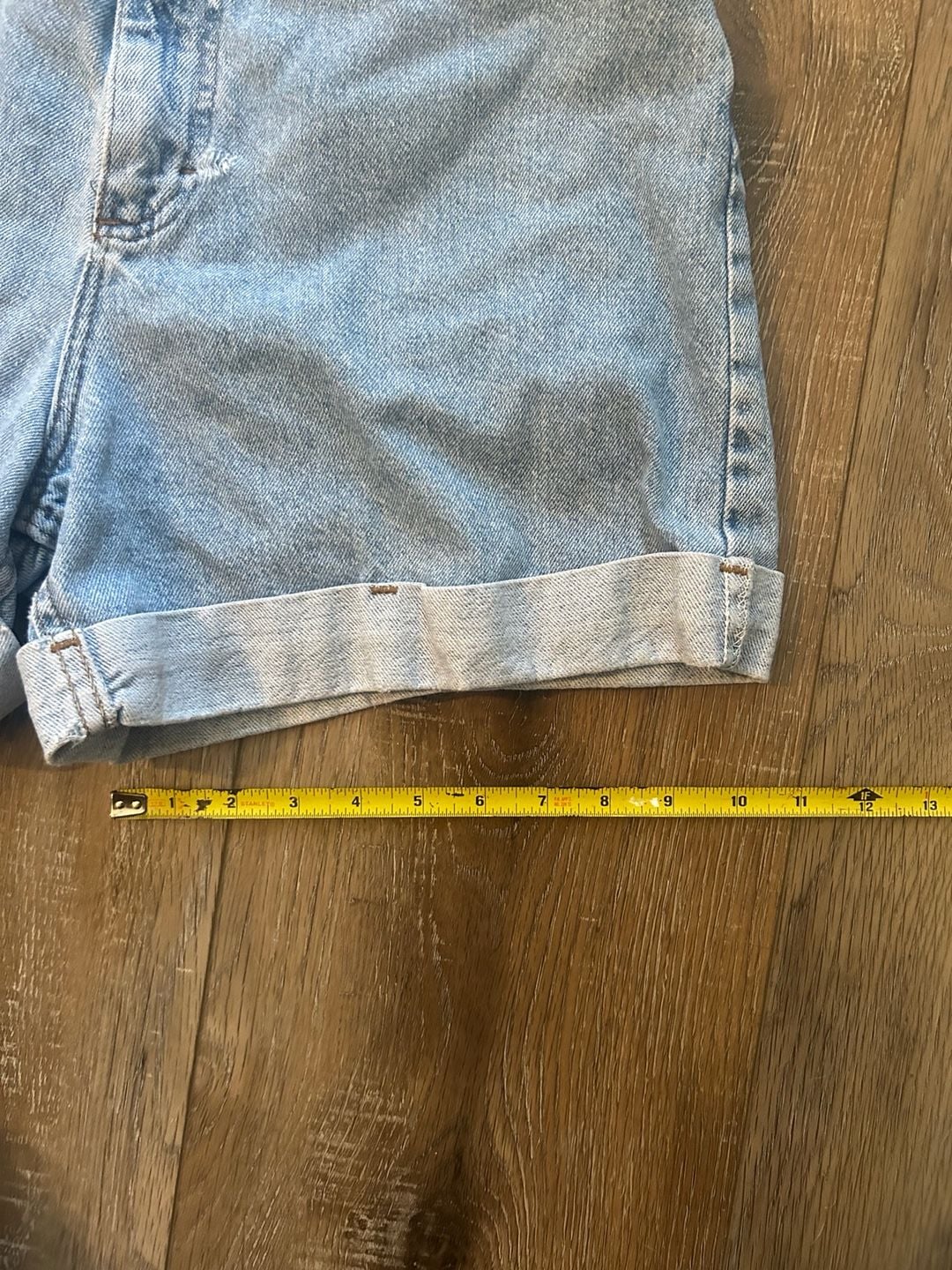 Riders Denim Shorts Size 8 Light Wash Cuffed 4