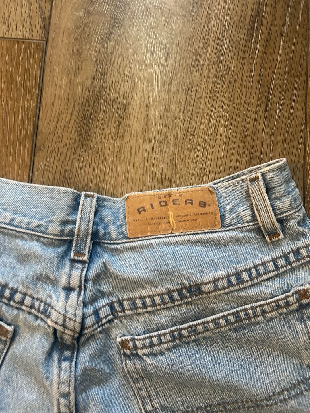 Riders Denim Shorts Size 8 Light Wash Cuffed 7