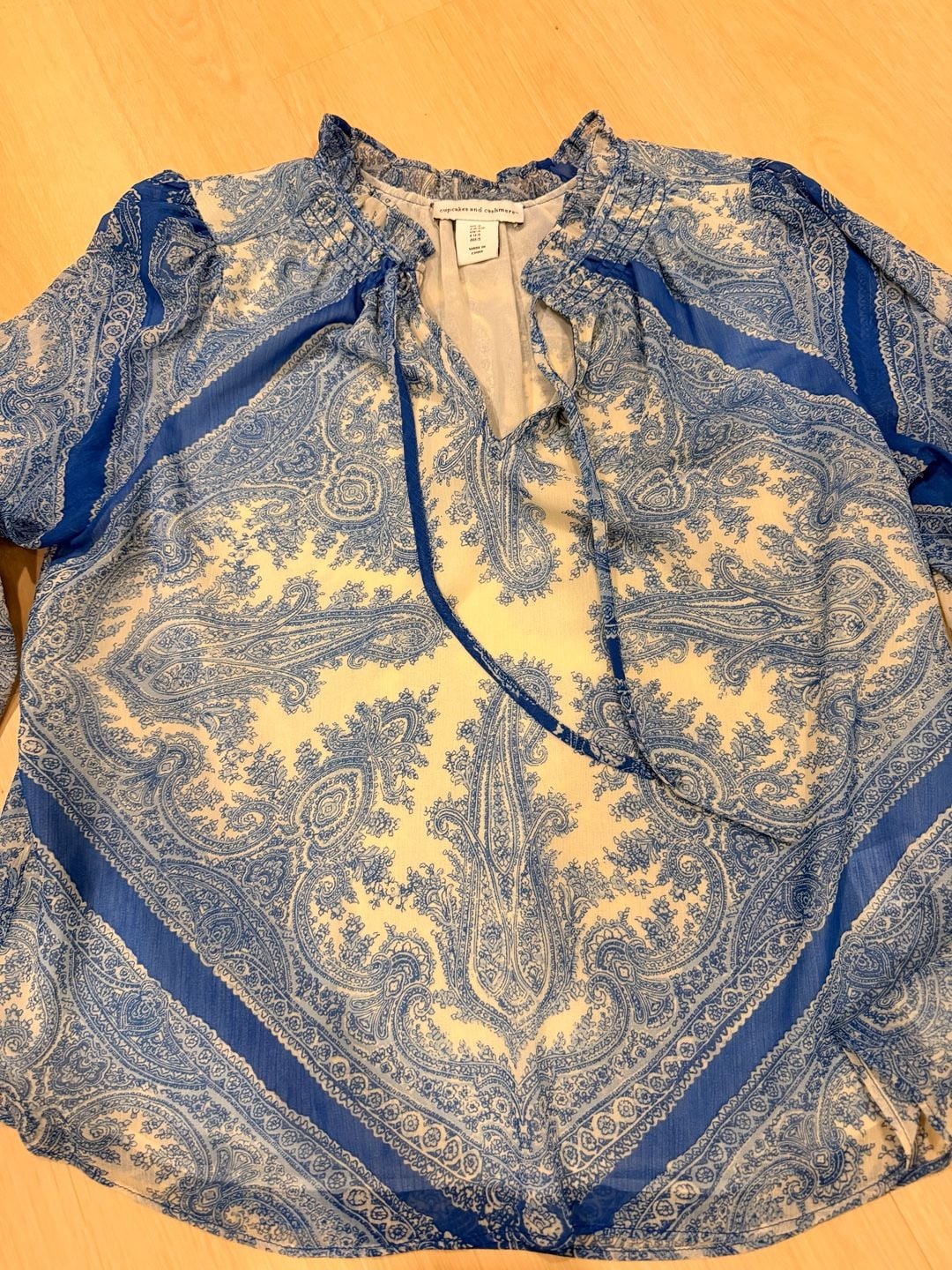 Cupcakes and Cashmere Blouse Size S Blue White Paisley Long Sleeve Top 3