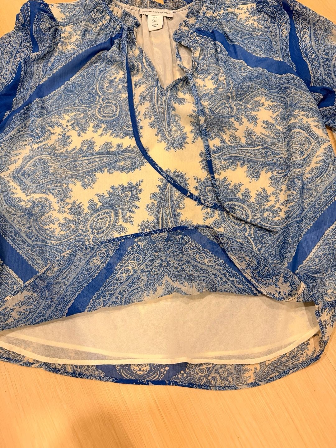 Cupcakes and Cashmere Blouse Size S Blue White Paisley Long Sleeve Top 6