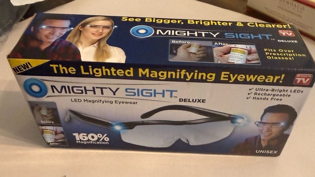 Mighty Sight Deluxe LED Lighted Magnifying Eyewear New 8