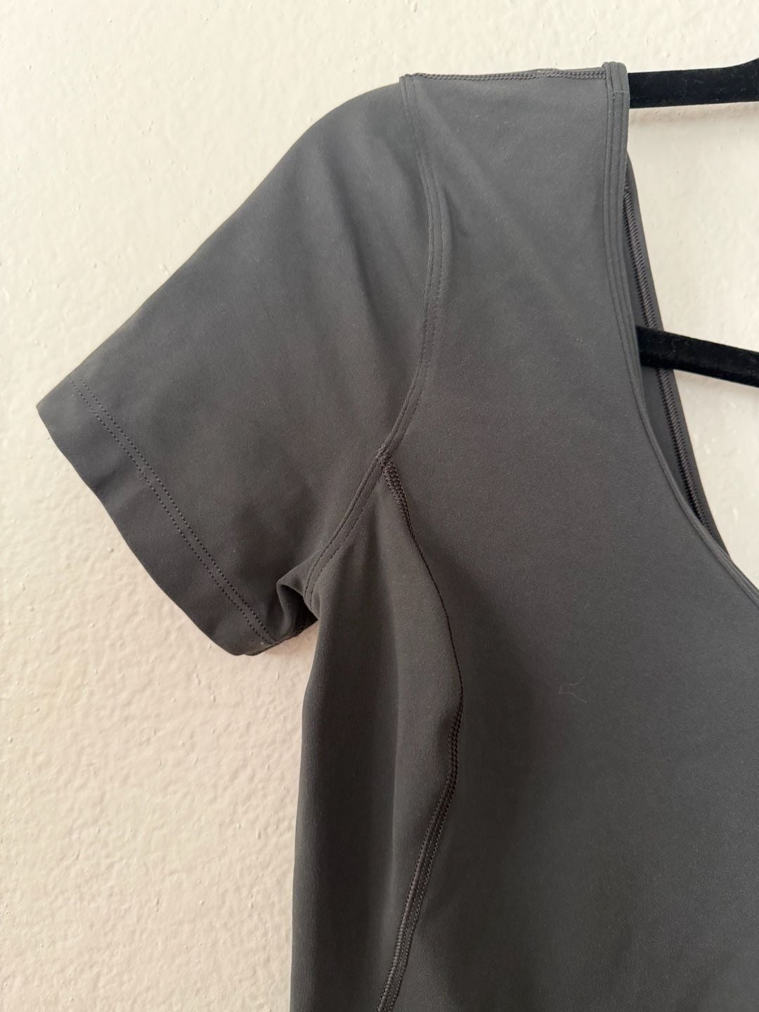 Lululemon Crop Short Sleeve Shirt Size 6 Gray Athletic Top 3