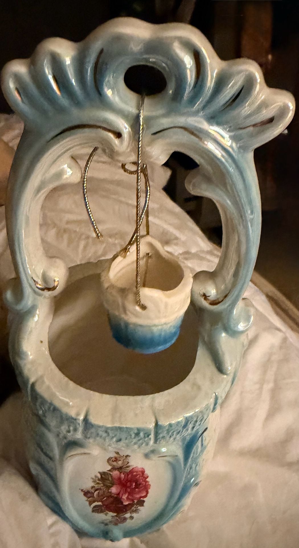 VTG Ceramic Wishing Well Planter Blue Floral 2