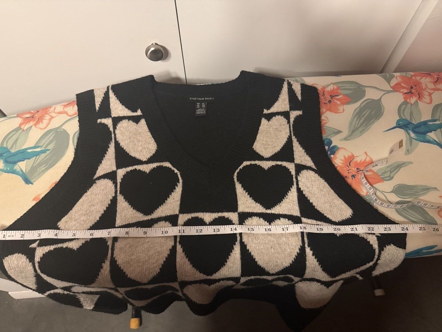 Streetwear Society Sweater Vest Size XL Black White Heart Pattern V-Neck 5