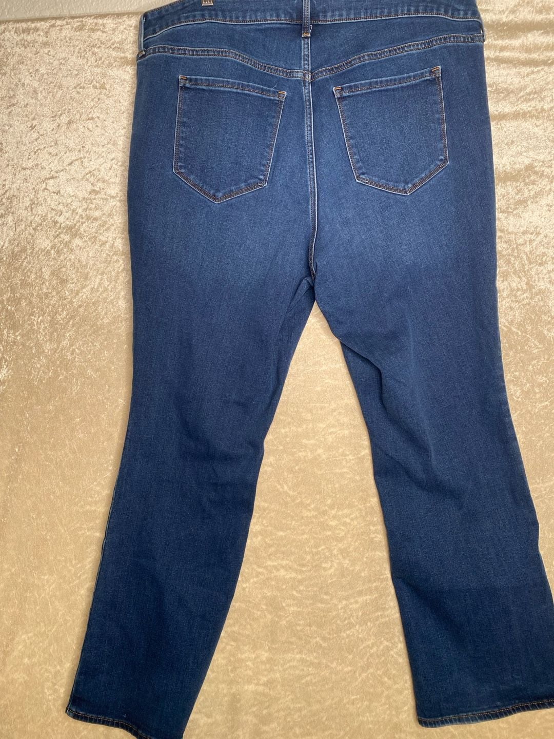 Old Navy Mid-Rise Kicker Boot-Cut Jeans Size 20 4