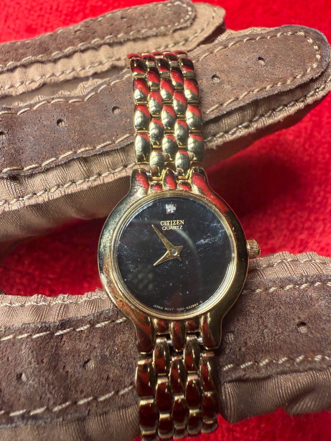 Vintage Citizen 1020-S15544 Gold Tone Black Dial Quartz Watch 4