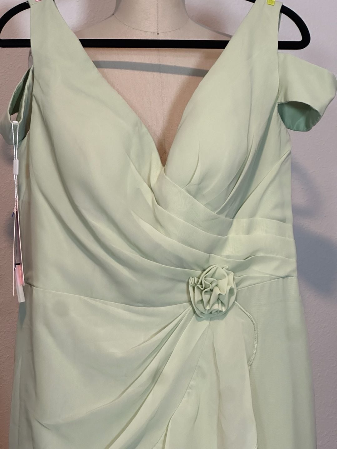 Sage Green Chiffon Ruffle Cold Shoulder Plus Size Formal Evening Gown Size 14 4