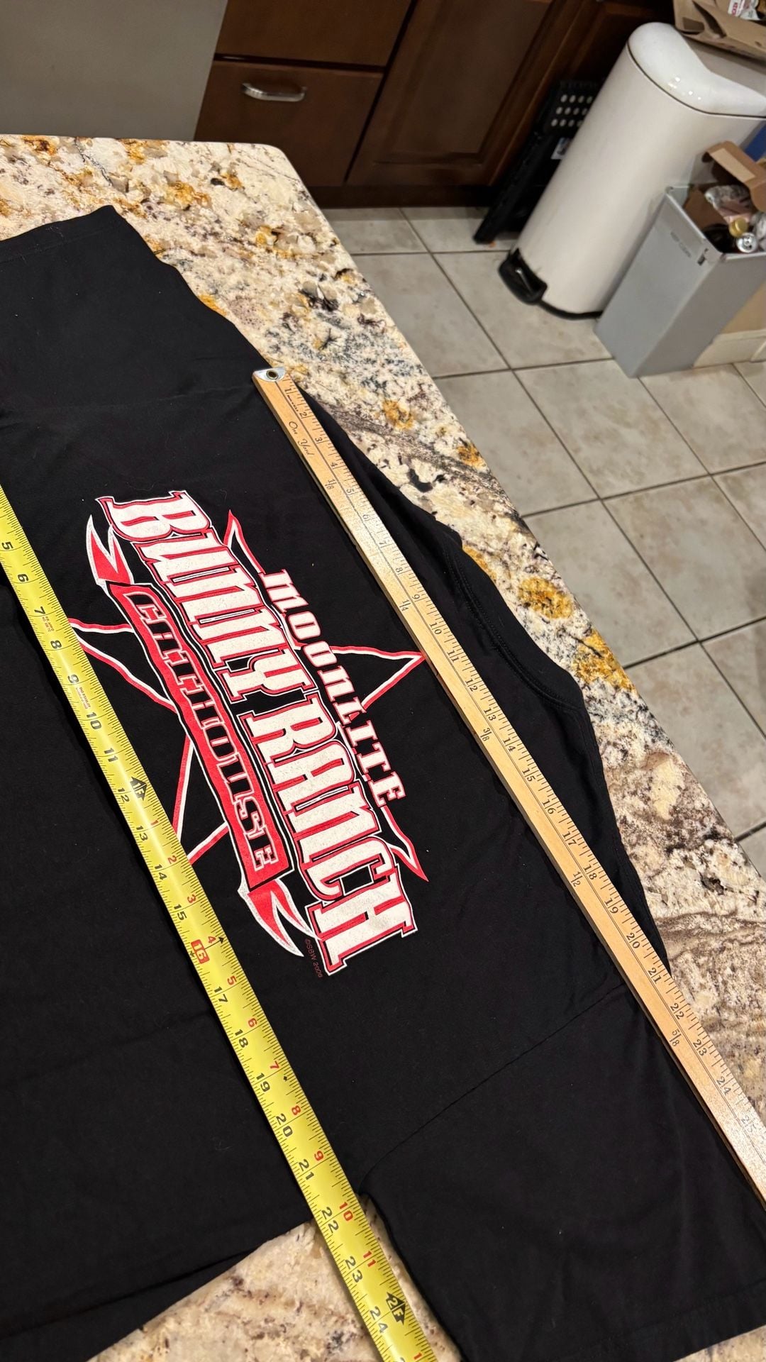 HBO Cathouse Moonlite Bunny Ranch Black T-Shirt 7