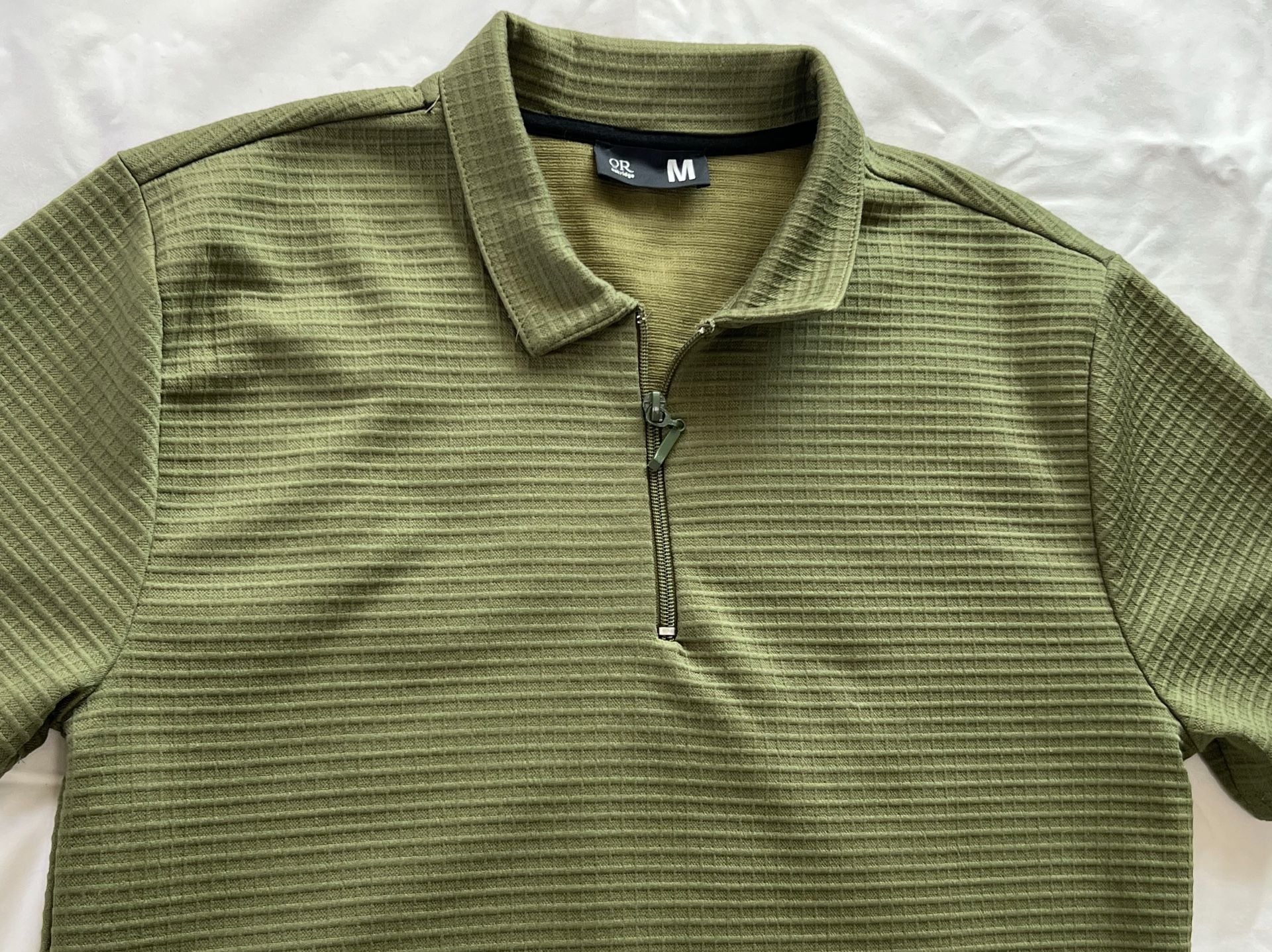 Oakridge Zip Polo Shirt. Size M 4