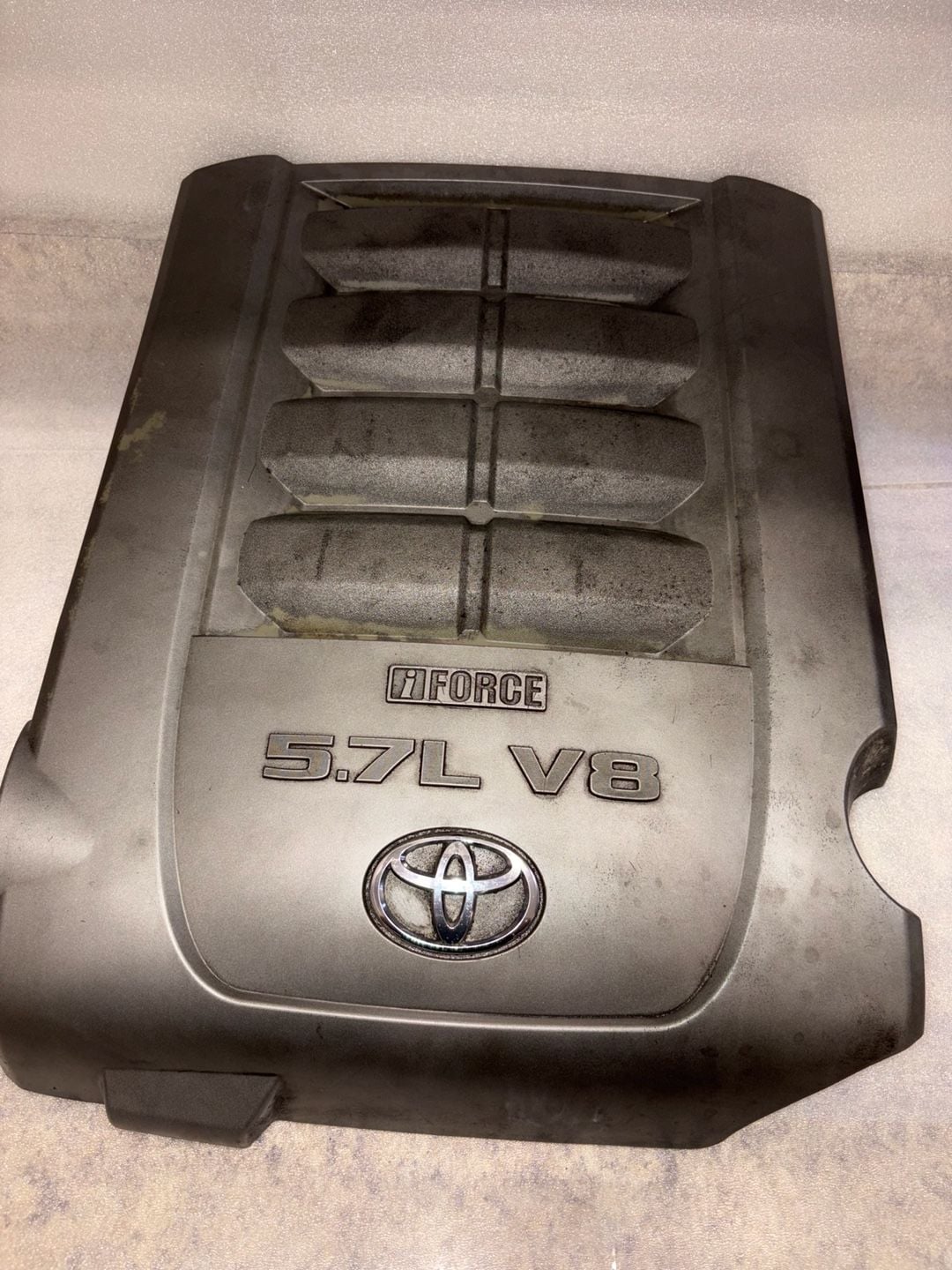07-21 Toyota Tundra 5.7L iForce V8 Engine Cover 08-22 Sequoia 1