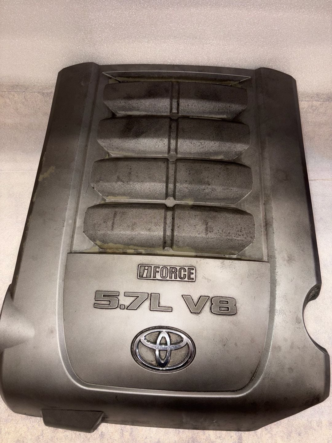 07-21 Toyota Tundra 5.7L iForce V8 Engine Cover 08-22 Sequoia 2