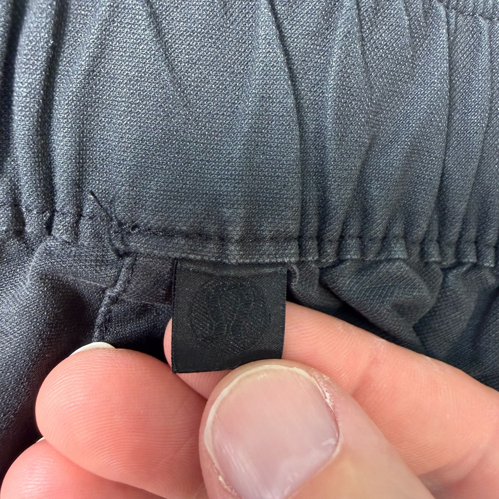 Lululemon Men Utilitarian Cargo Shorts 9" Gray Elastic Waist Size M Fits Large 6