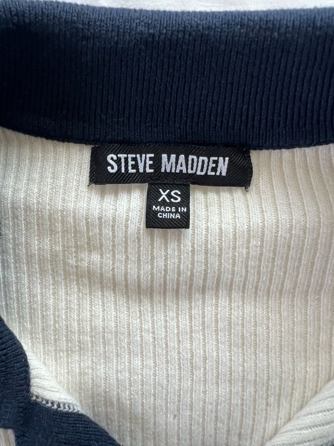 Steve Madden Ribbed Knit Cardigan Sweater White/Navy Blue 3