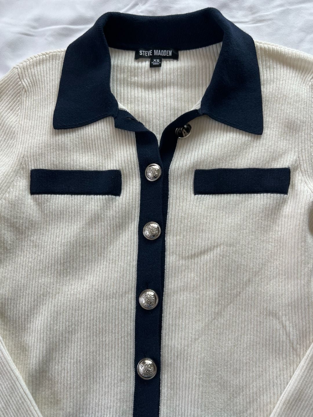 Steve Madden Ribbed Knit Cardigan Sweater White/Navy Blue 4