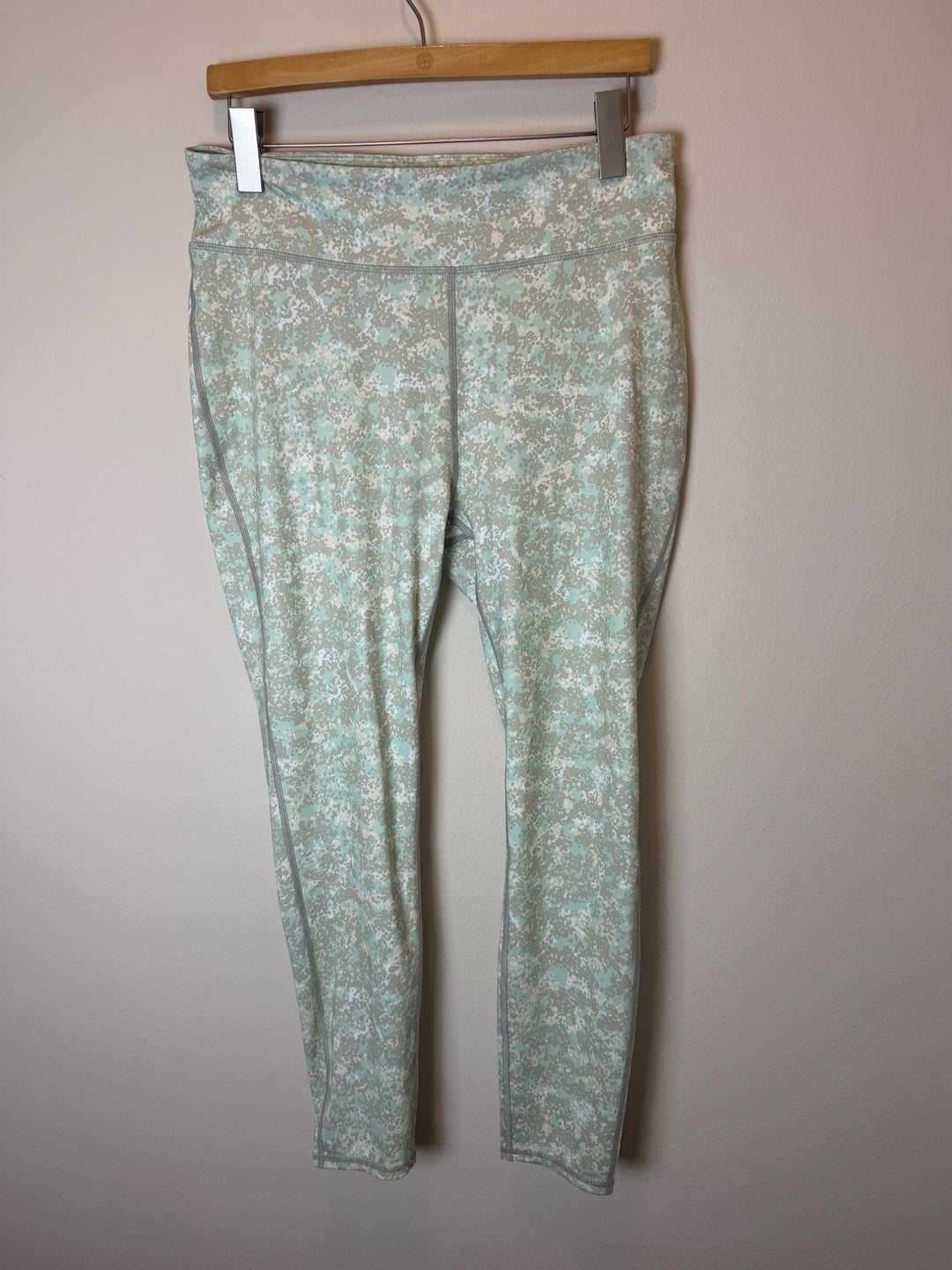 Columbia Active Leggings Size XL Camo Mint Green Athletic Pants 2