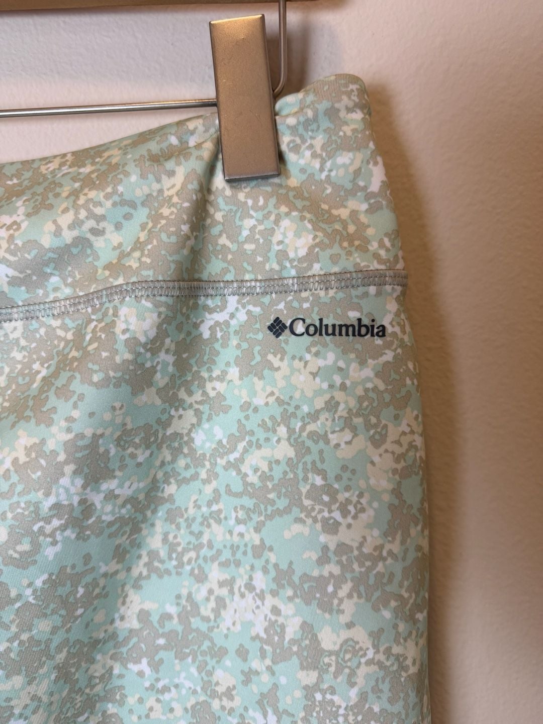 Columbia Active Leggings Size XL Camo Mint Green Athletic Pants 5